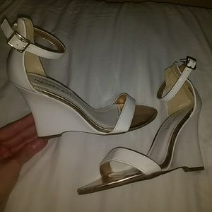 Madden Girl Sz 7.5 White Strap 4" Wedge Heels